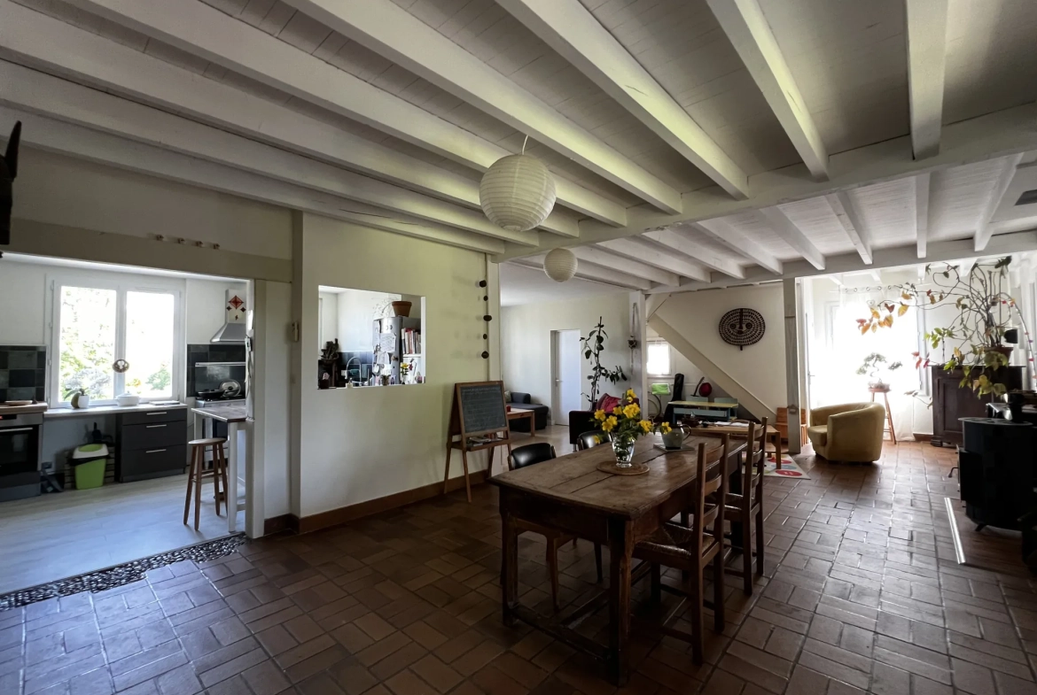 Belle maison familiale avec piscine à Puybarban proche La Réole 