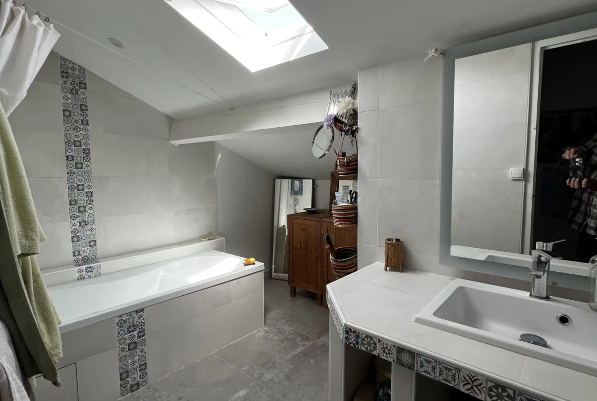 Belle maison familiale avec piscine à Puybarban proche La Réole 