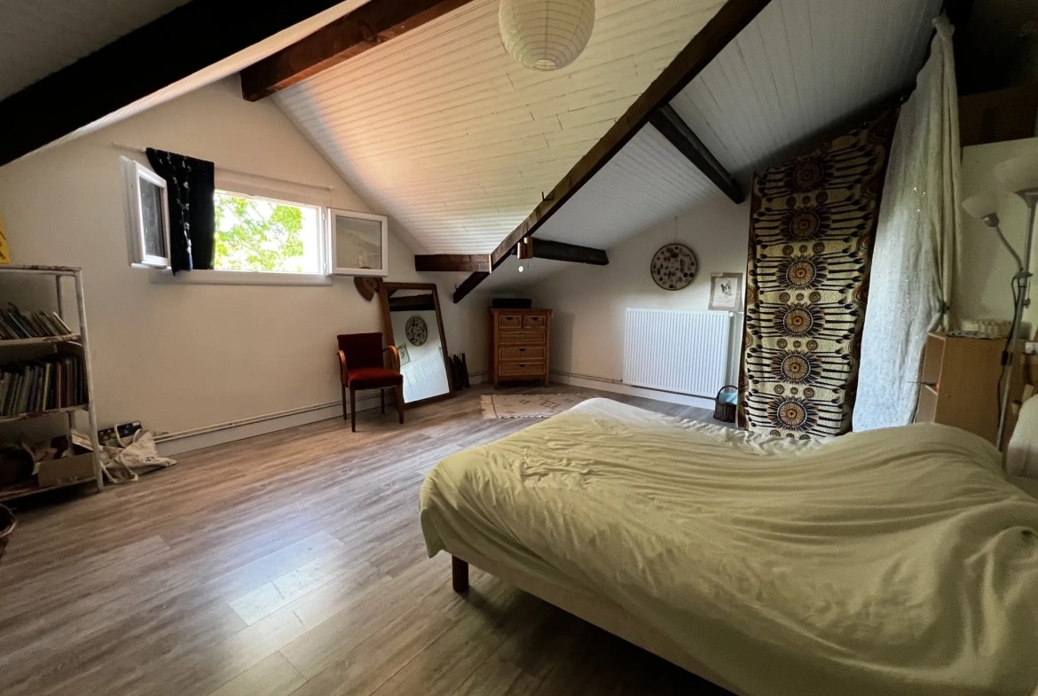 Belle maison familiale avec piscine à Puybarban proche La Réole 