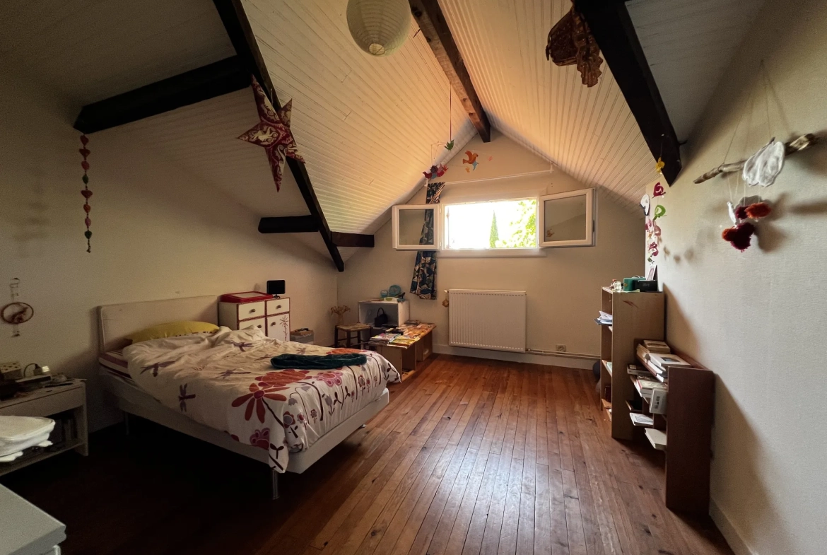 Belle maison familiale avec piscine à Puybarban proche La Réole 