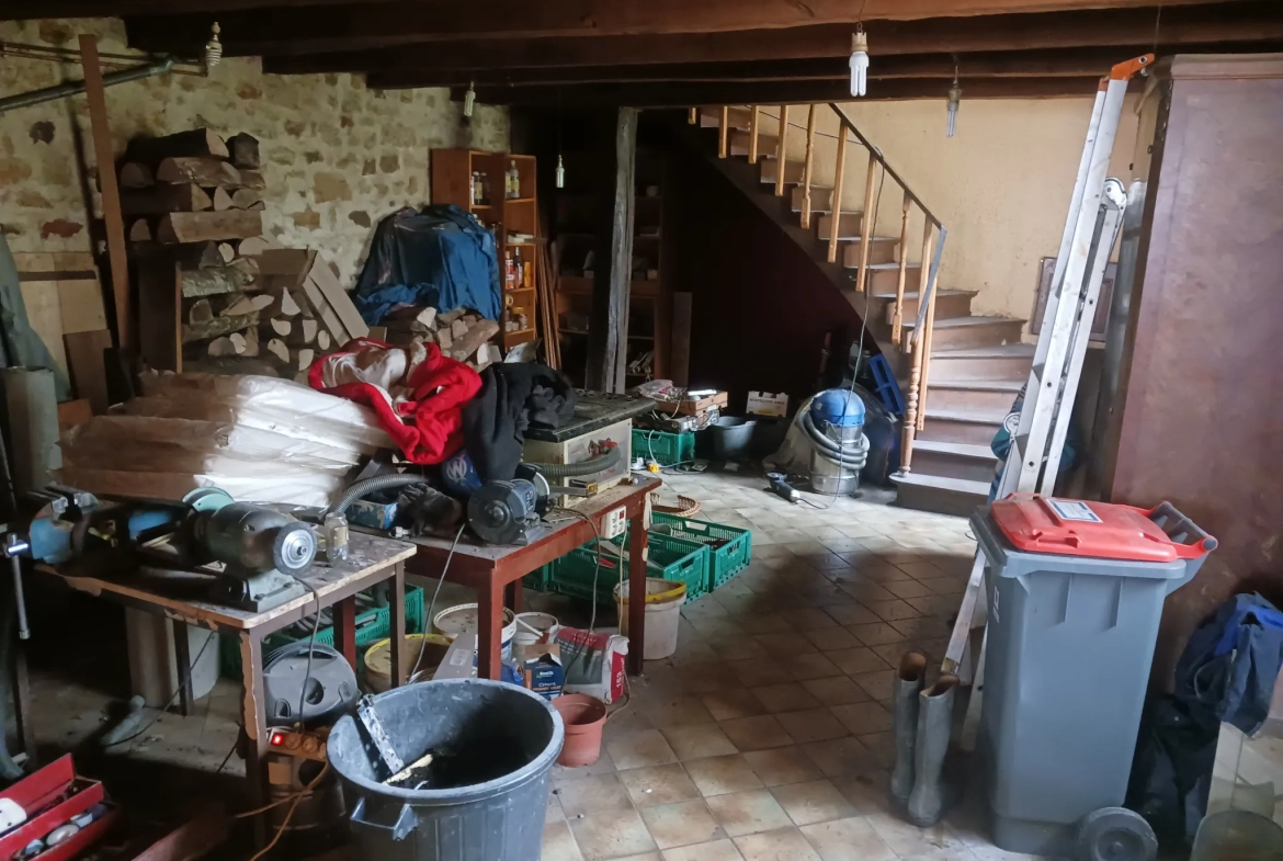 Maison avec local commercial à Fayl-Billot - Opportunité d’investissement 
