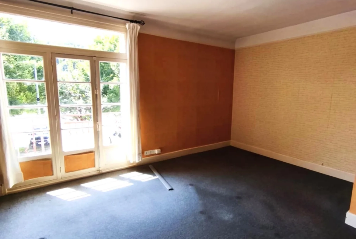 Maison à rénover de 167 m² en plein centre de Bar-sur-Seine avec garage 