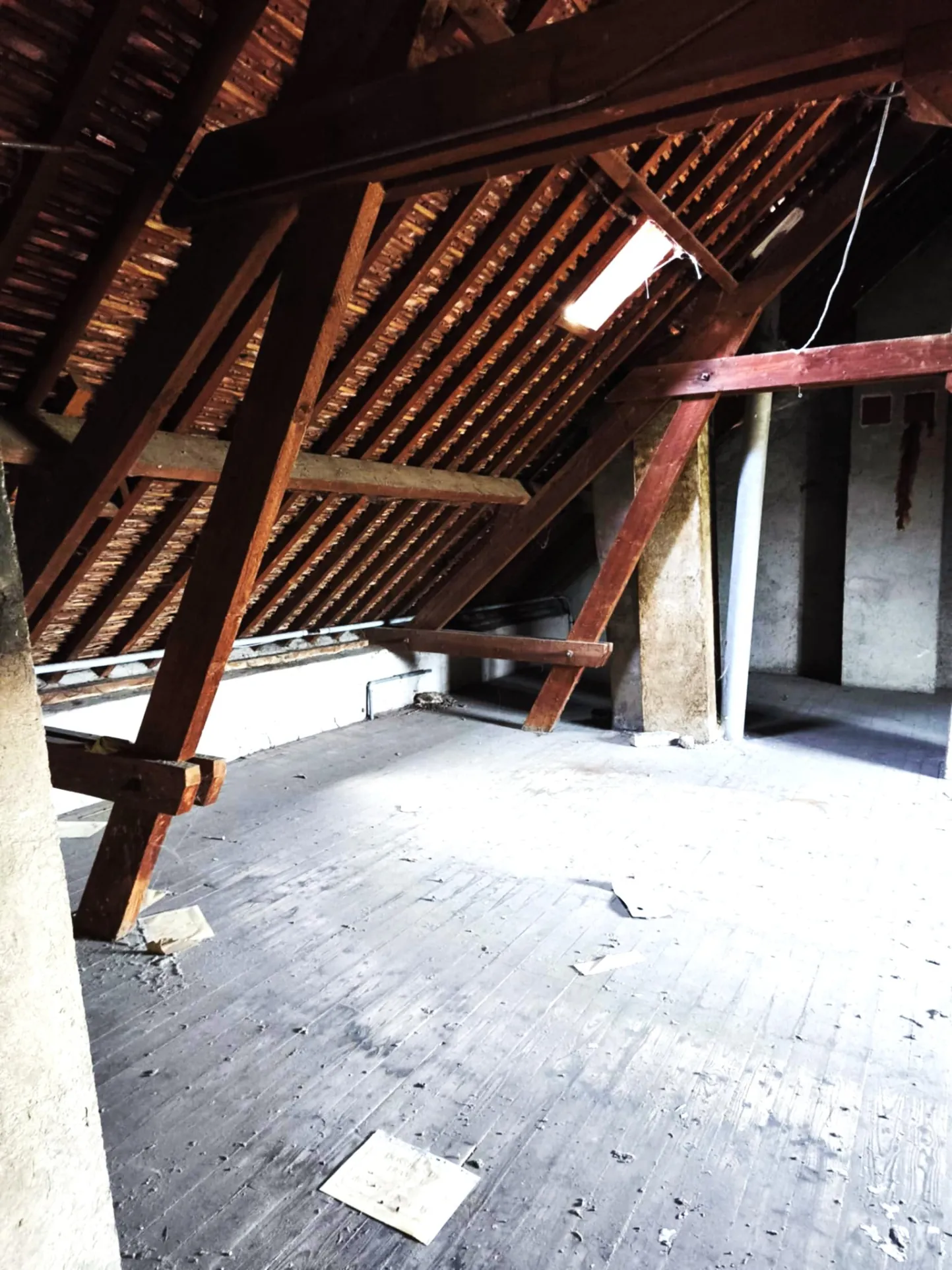 Maison à rénover de 167 m² en plein centre de Bar-sur-Seine avec garage 