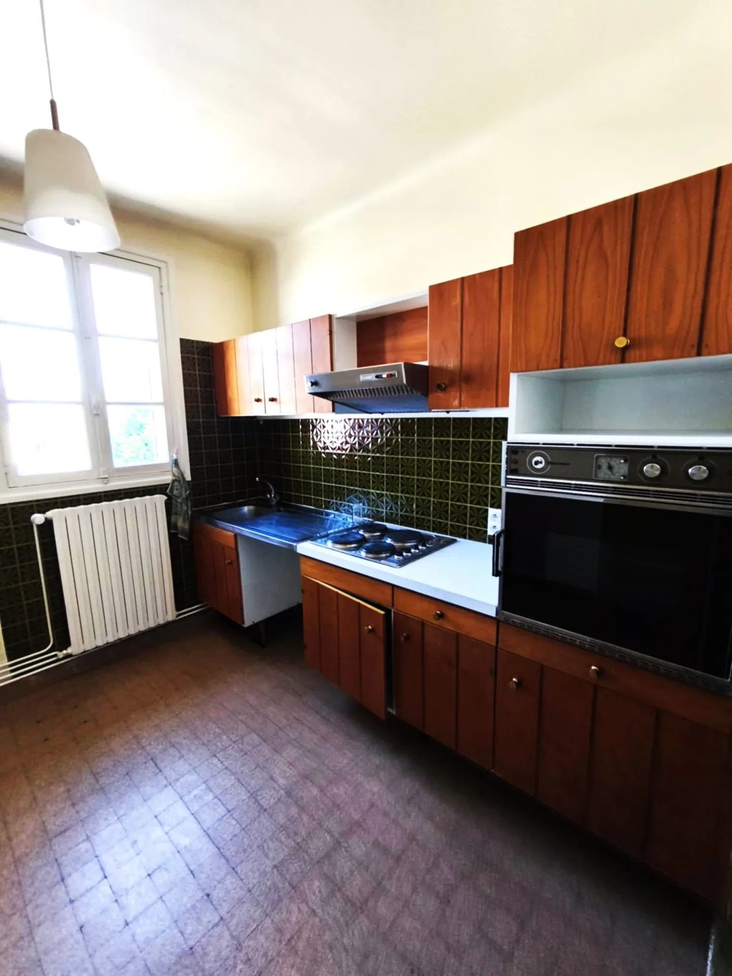 Maison à rénover de 167 m² en plein centre de Bar-sur-Seine avec garage 