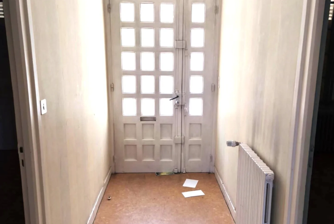 Maison à rénover de 167 m² en plein centre de Bar-sur-Seine avec garage 