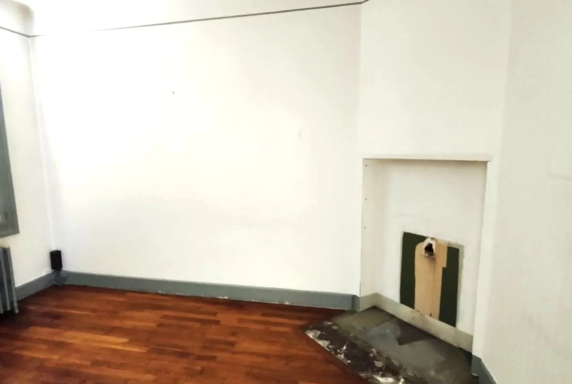 Maison à rénover de 167 m² en plein centre de Bar-sur-Seine avec garage 