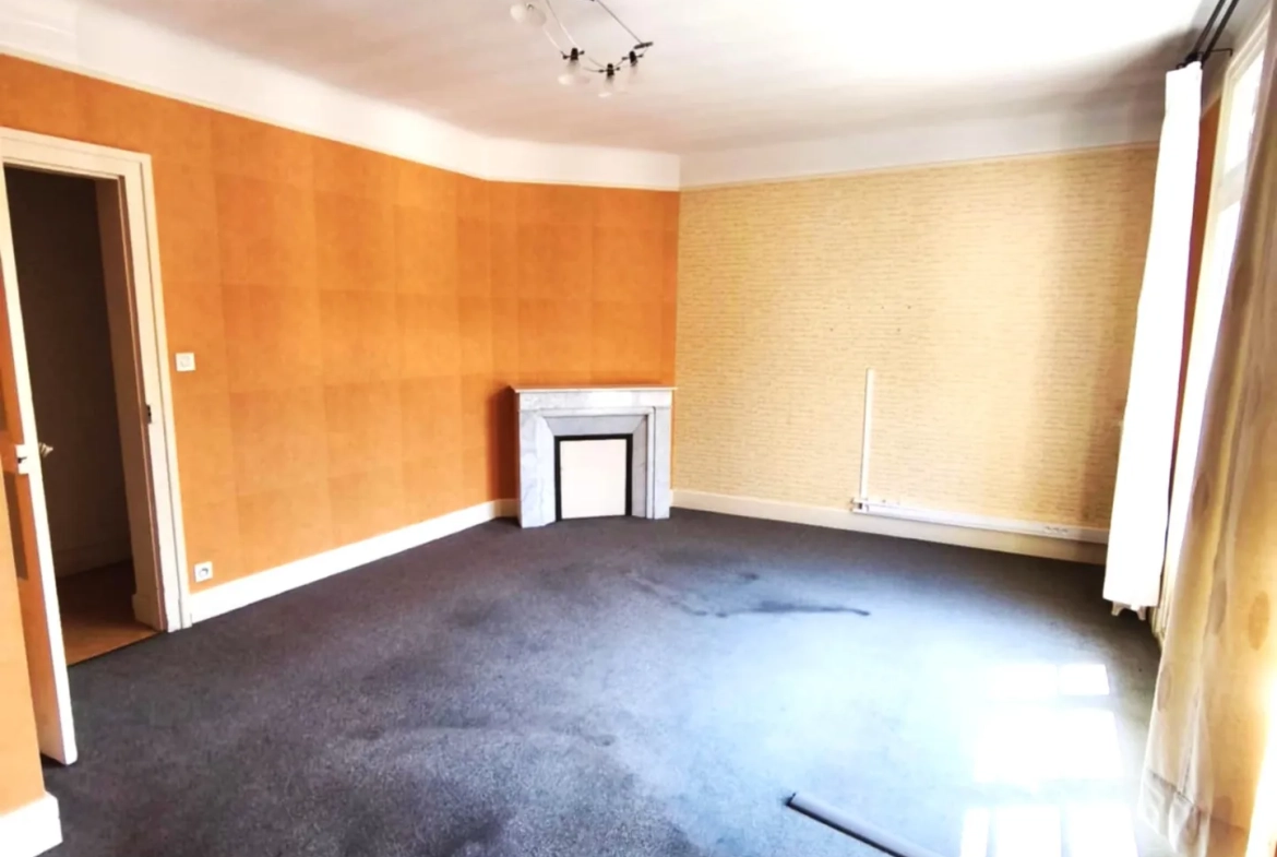 Maison à rénover de 167 m² en plein centre de Bar-sur-Seine avec garage 