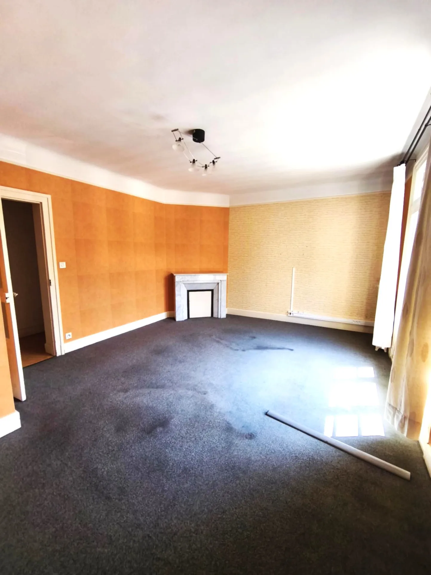 Maison à rénover de 167 m² en plein centre de Bar-sur-Seine avec garage 
