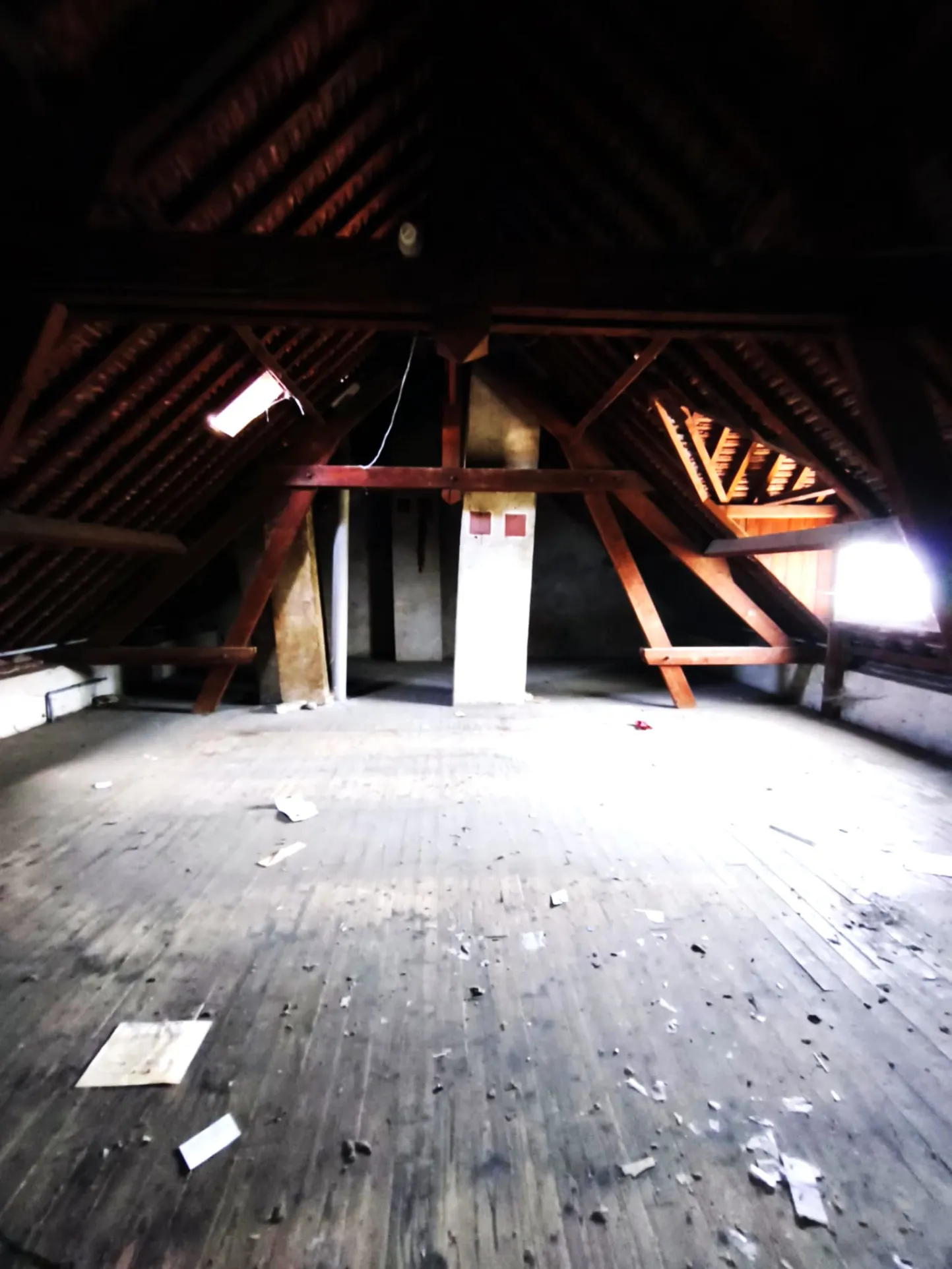 Maison à rénover de 167 m² en plein centre de Bar-sur-Seine avec garage 