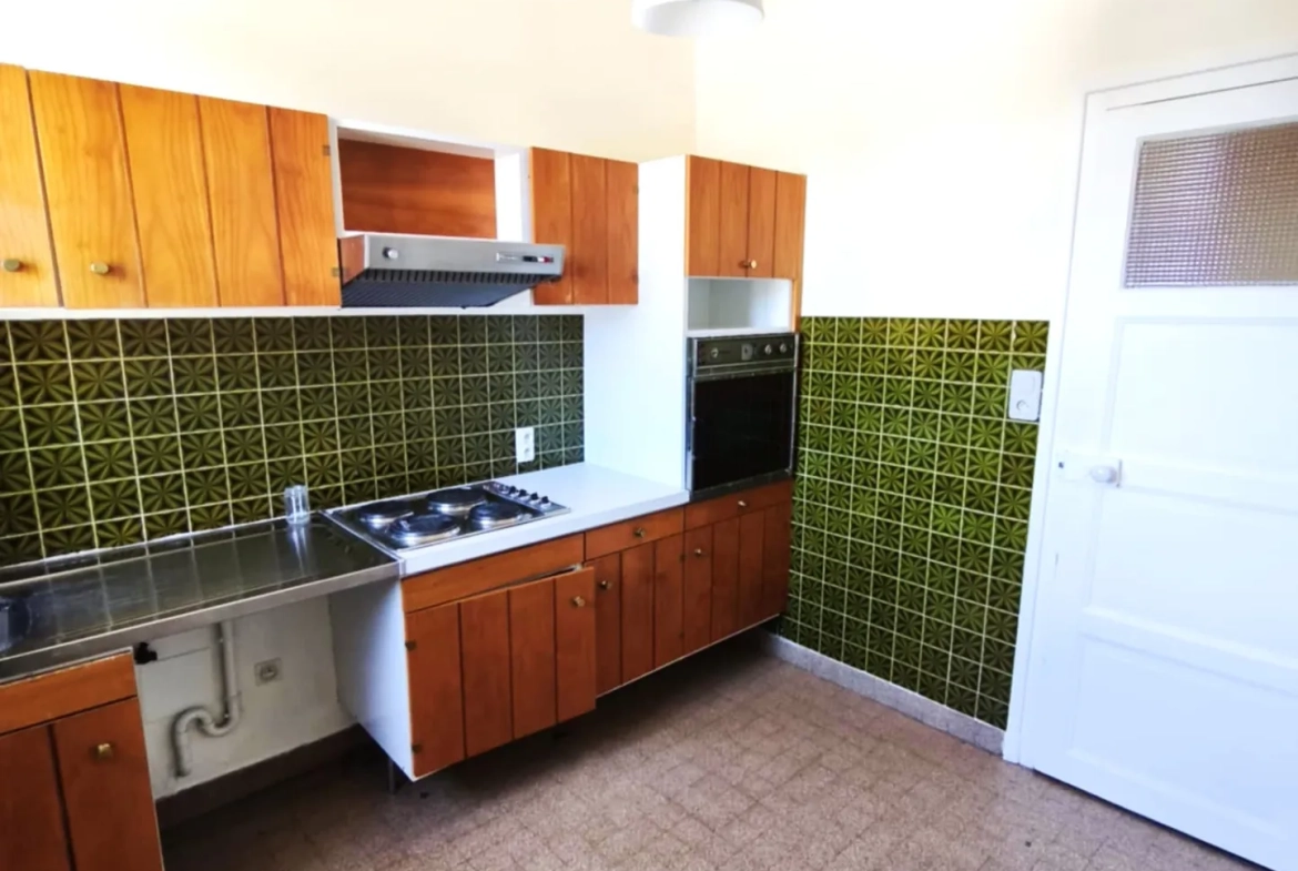 Maison à rénover de 167 m² en plein centre de Bar-sur-Seine avec garage 