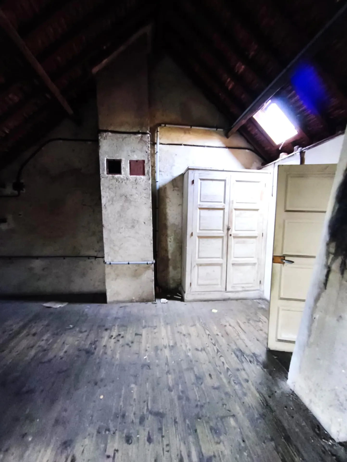Maison à rénover de 167 m² en plein centre de Bar-sur-Seine avec garage 
