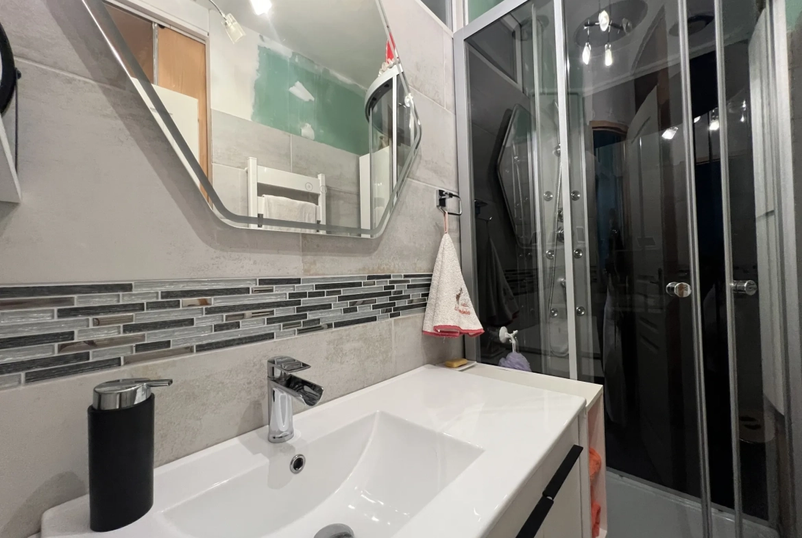 Appartement rénové de 48 m² à La Chaume, Les Sables d'Olonne – Emplacement central 