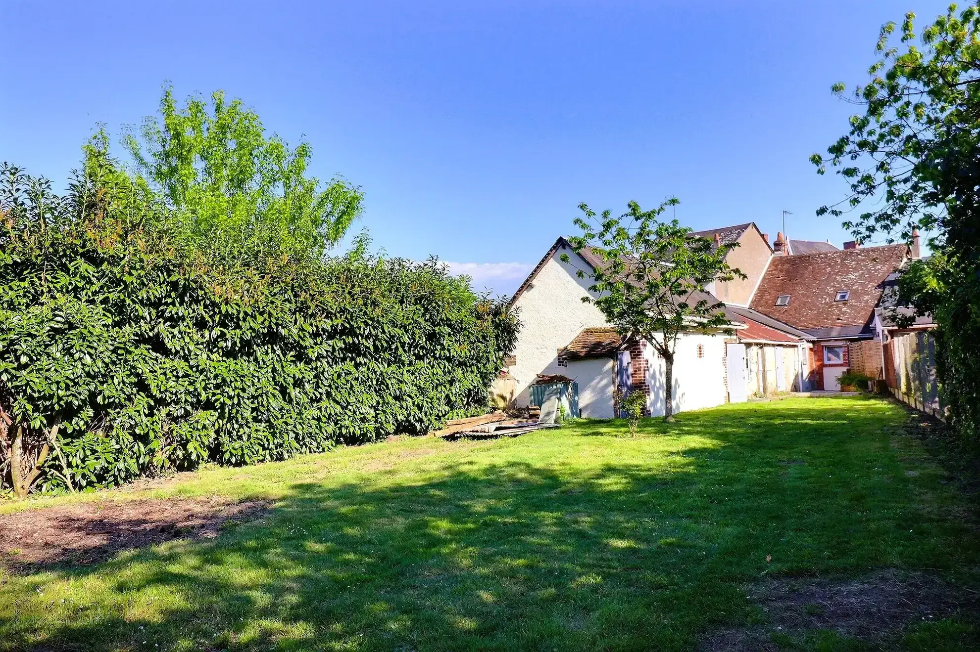 Maison lumineuse de 72m² à Autreche avec dépendance, calme et proximité autoroute 