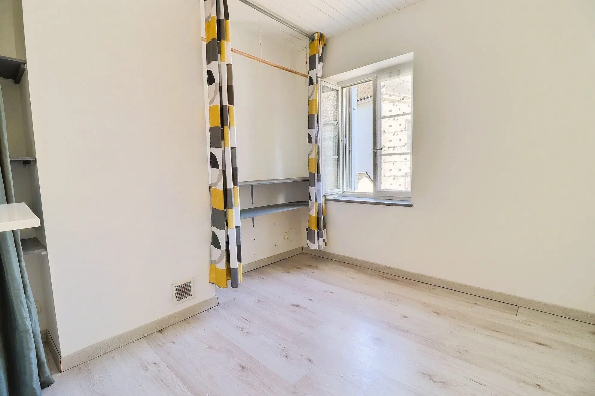 Maison lumineuse de 72m² à Autreche avec dépendance, calme et proximité autoroute 