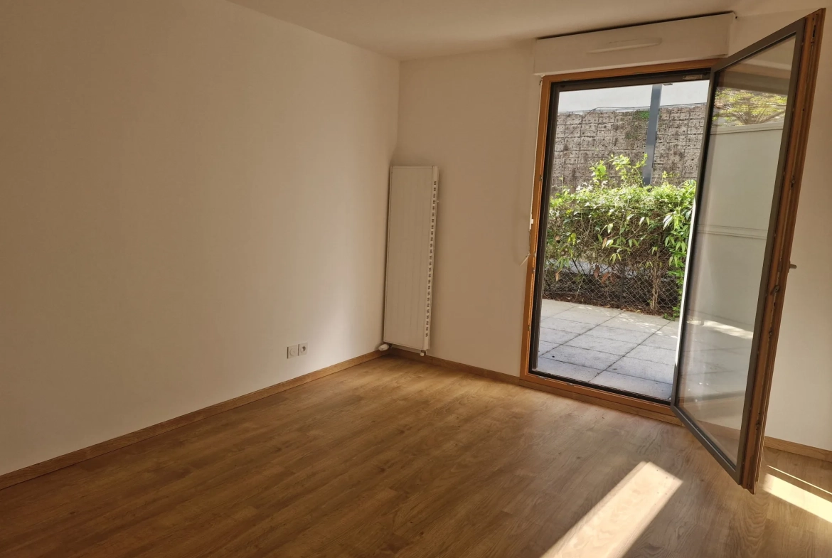 Appartement T3 avec terrasse et jardin à Lyon 8ème - Résidence de standing 