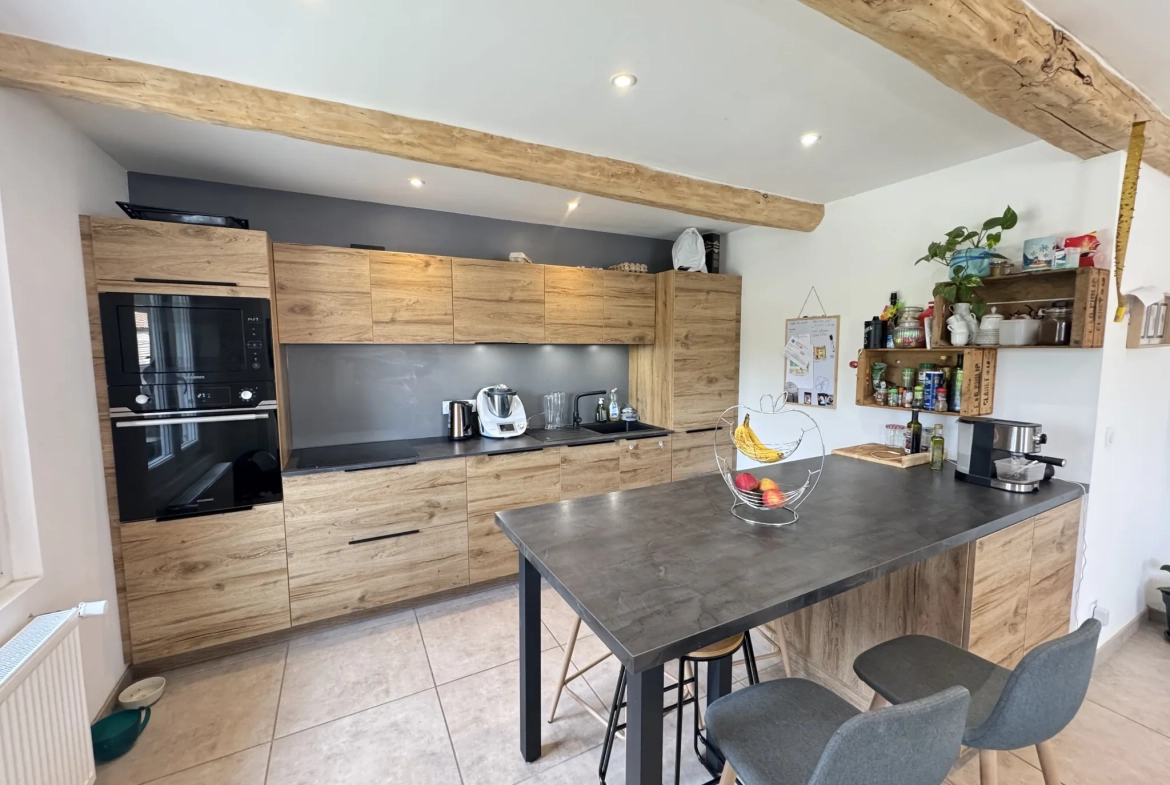 Maison à vendre de 170 m² avec deux logements à Ventavon (Sisteron), proche Tallard - Investissement immobilier 
