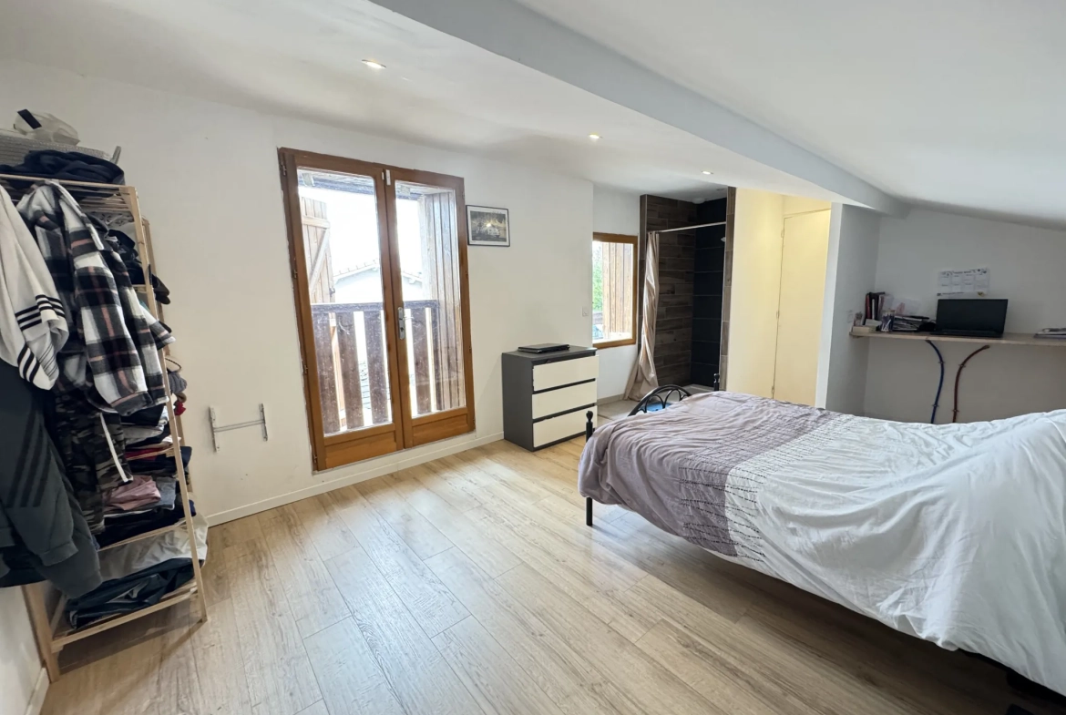 Maison à vendre de 170 m² avec deux logements à Ventavon (Sisteron), proche Tallard - Investissement immobilier 