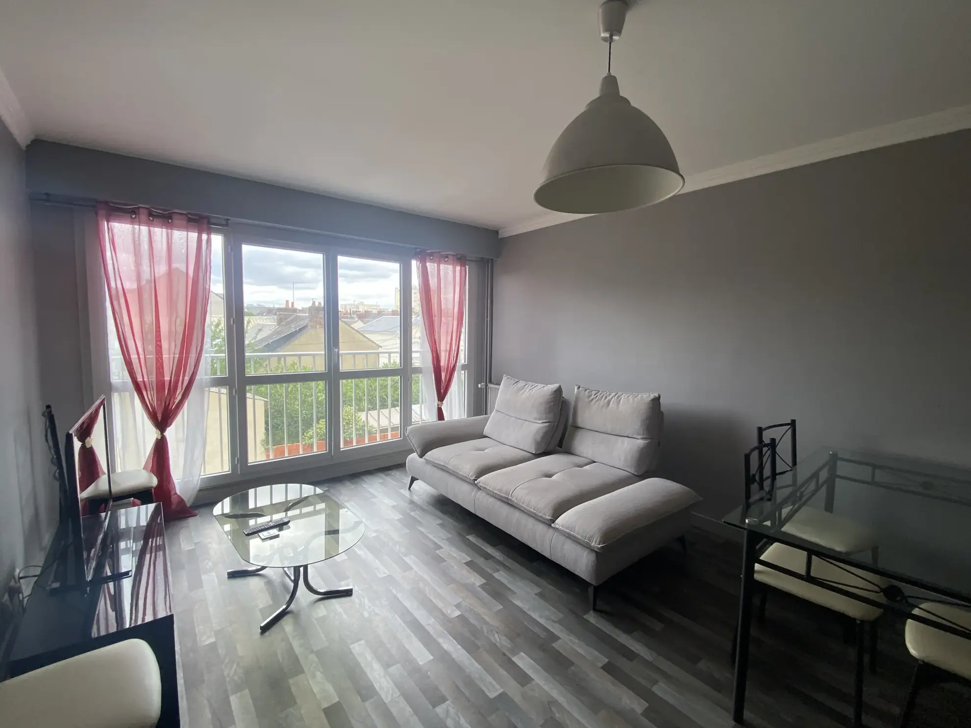 Superbe appartement F2 au Le Mans à proximité de la gare avec parking et cave 