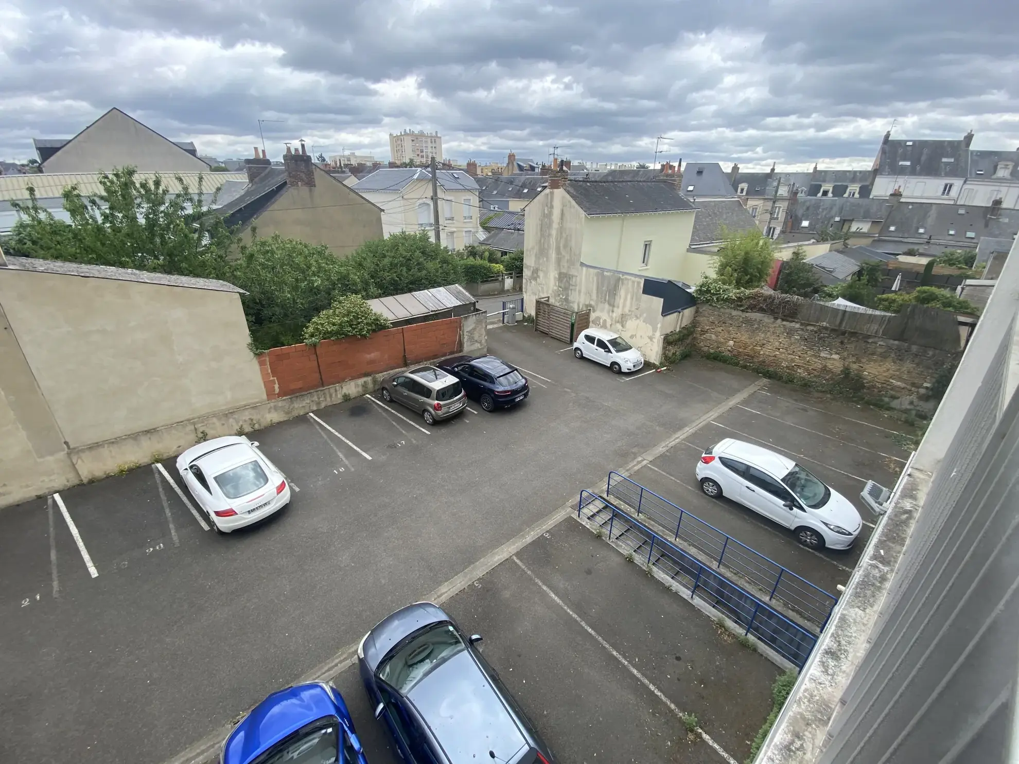 Superbe appartement F2 au Le Mans à proximité de la gare avec parking et cave 