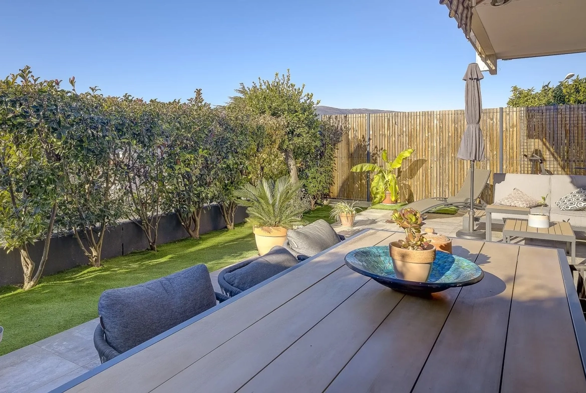 Appartement 2 pièces en Rez-de-Jardin à Nice avec terrasse et piscine 