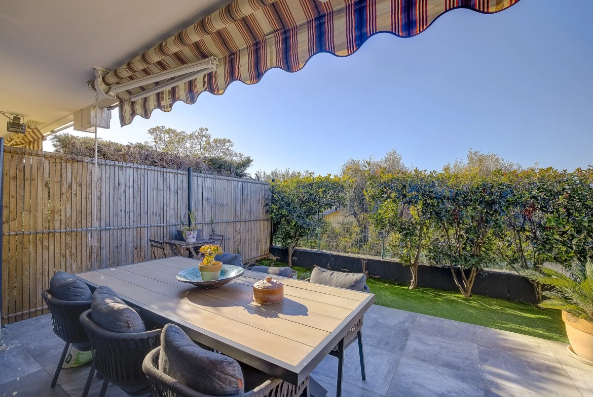 Appartement 2 pièces en Rez-de-Jardin à Nice avec terrasse et piscine 