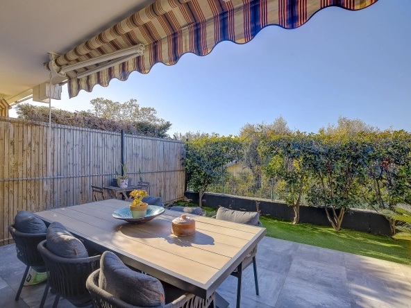 Appartement 2 pièces en Rez-de-Jardin à Nice avec terrasse et piscine