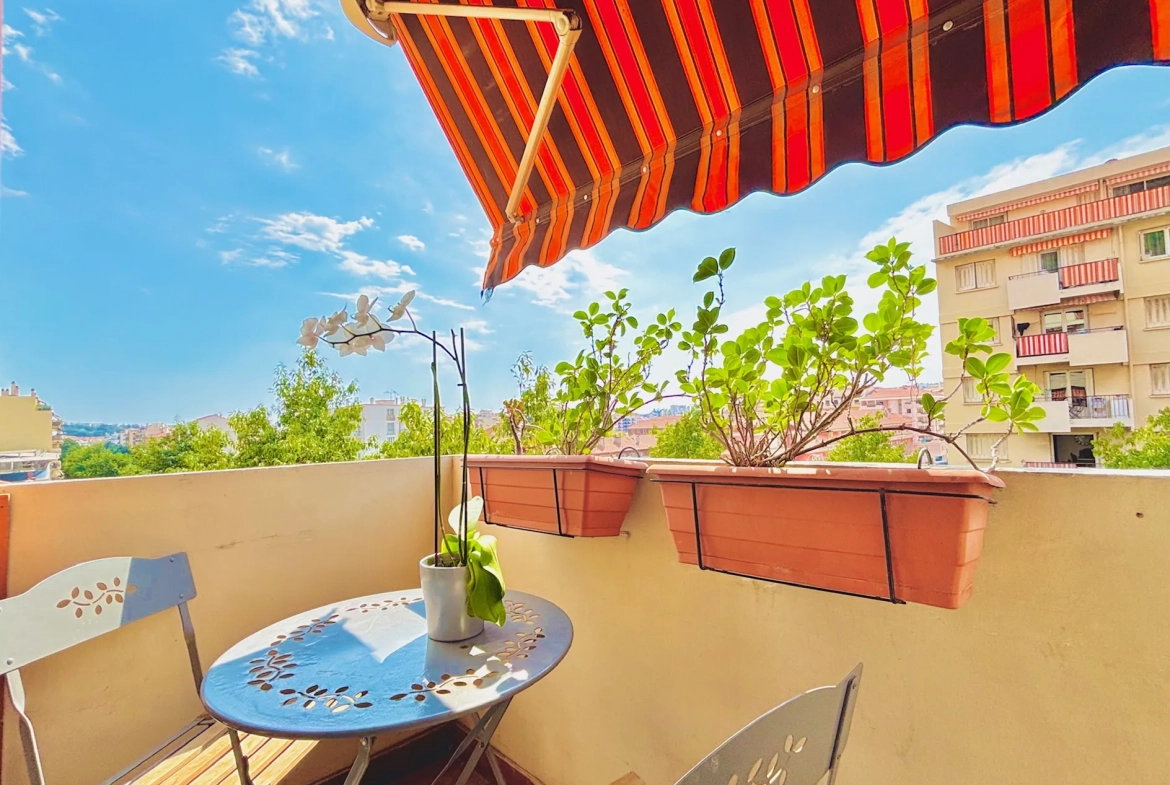 Appartement T3 lumineux avec balcons, cave et parking à Nice Saint-Roch 