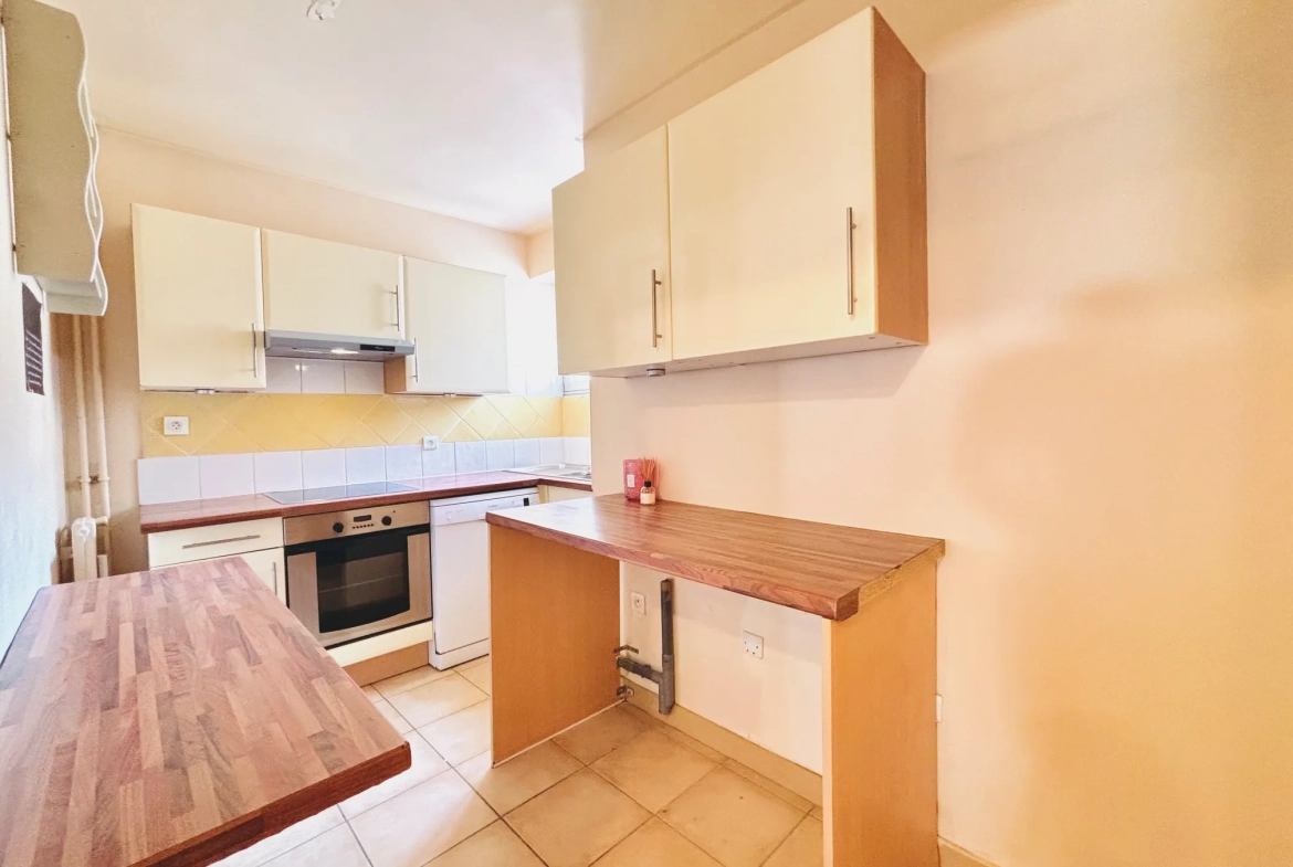 Appartement T3 lumineux avec balcons, cave et parking à Nice Saint-Roch 