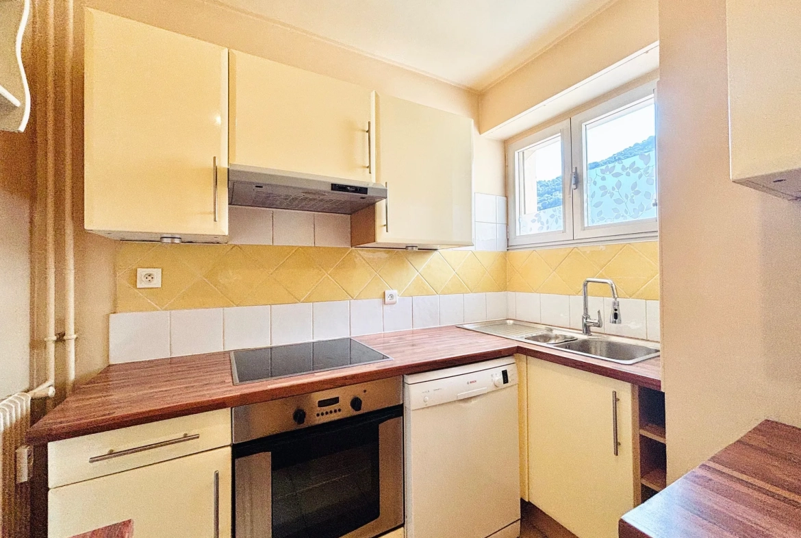 Appartement T3 lumineux avec balcons, cave et parking à Nice Saint-Roch 