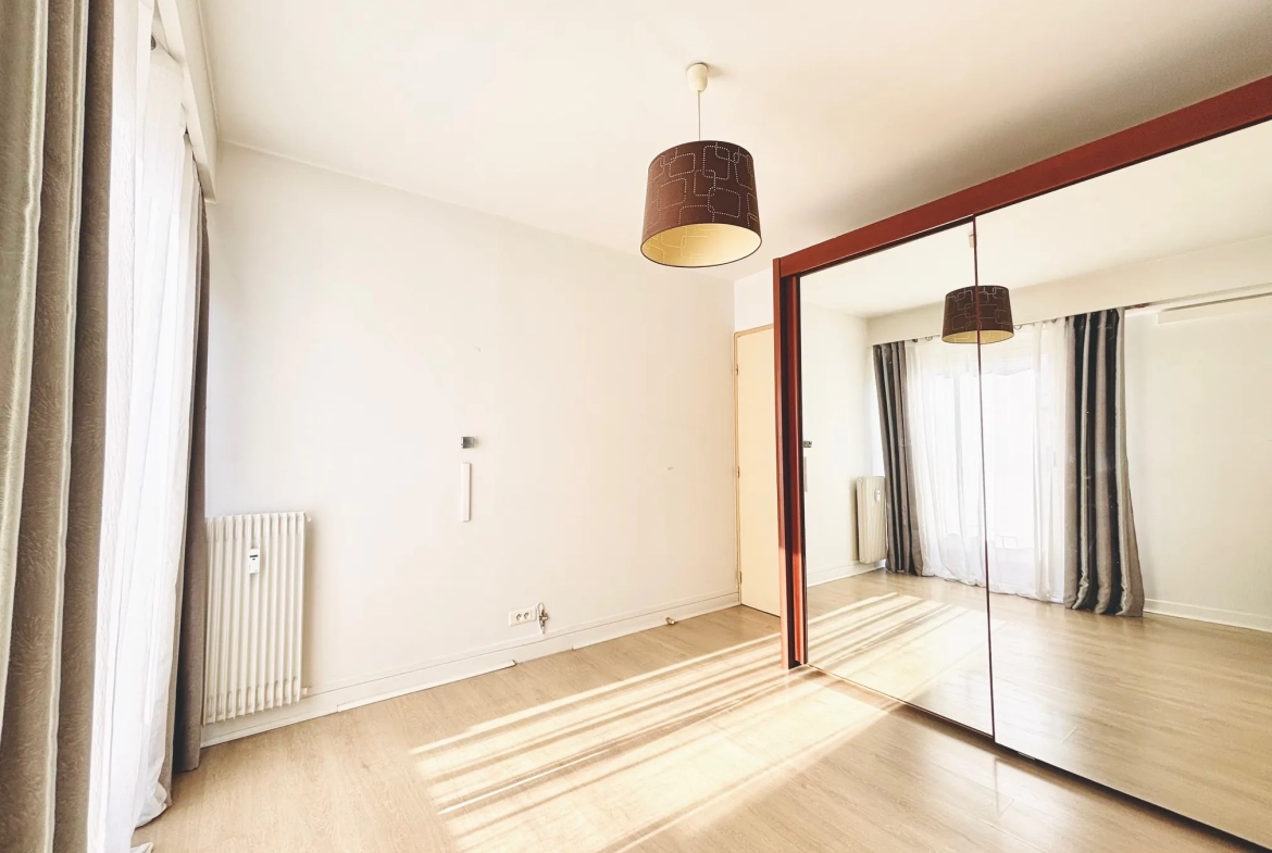 Appartement T3 lumineux avec balcons, cave et parking à Nice Saint-Roch 