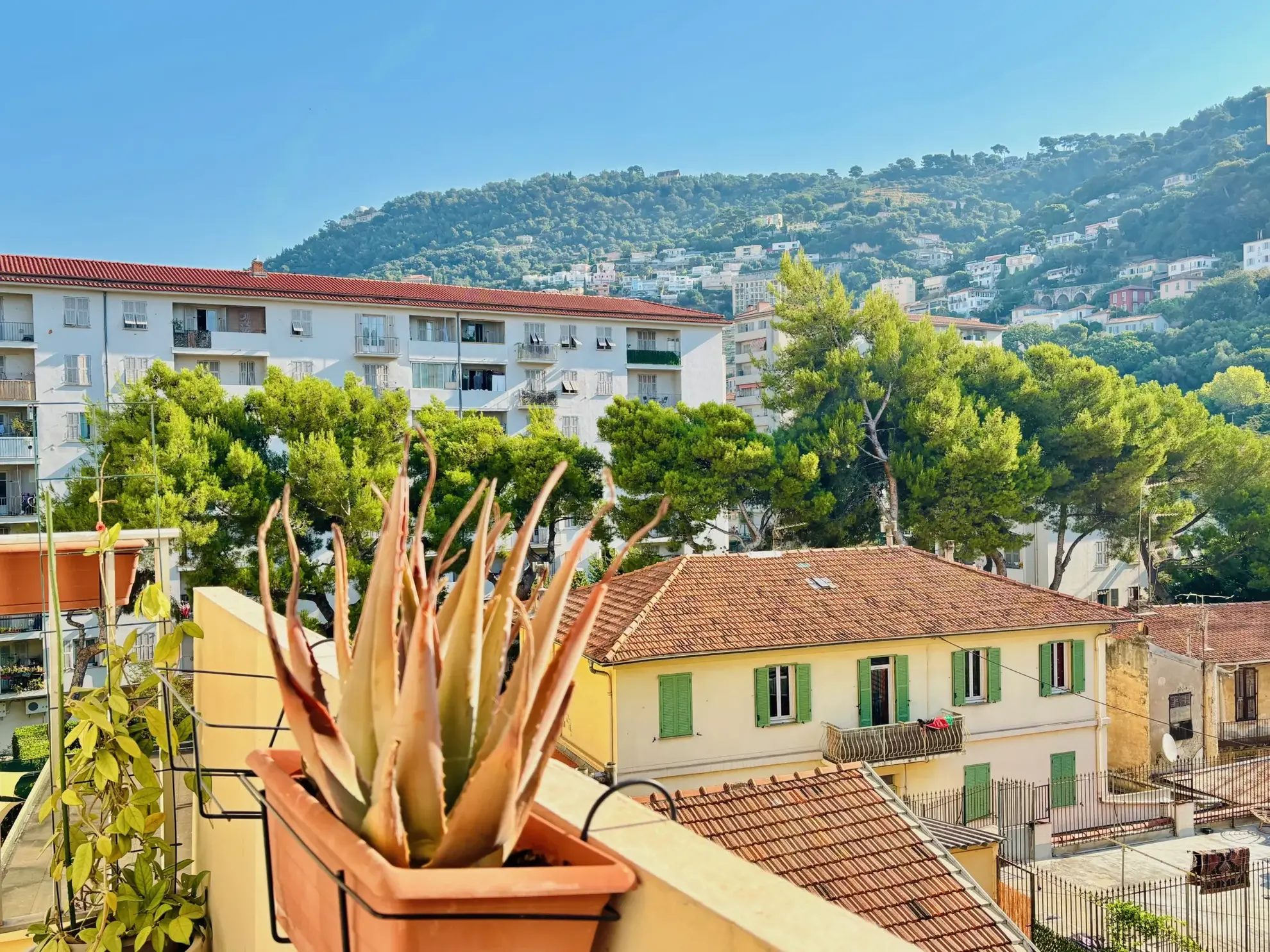 Appartement T3 lumineux avec balcons, cave et parking à Nice Saint-Roch 