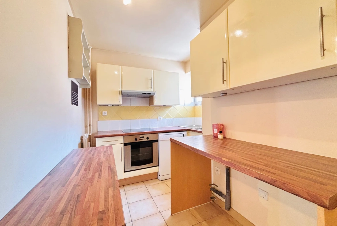 Appartement T3 lumineux avec balcons, cave et parking à Nice Saint-Roch 