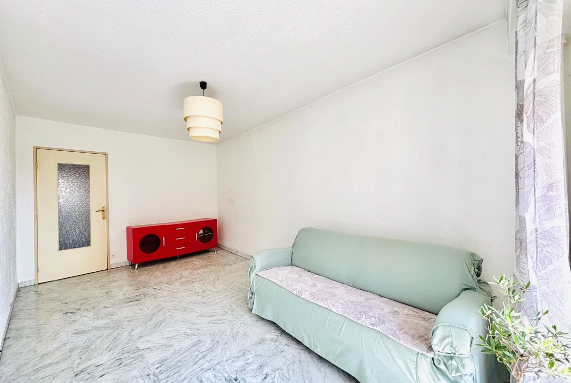 Appartement T3 lumineux avec balcons, cave et parking à Nice Saint-Roch 