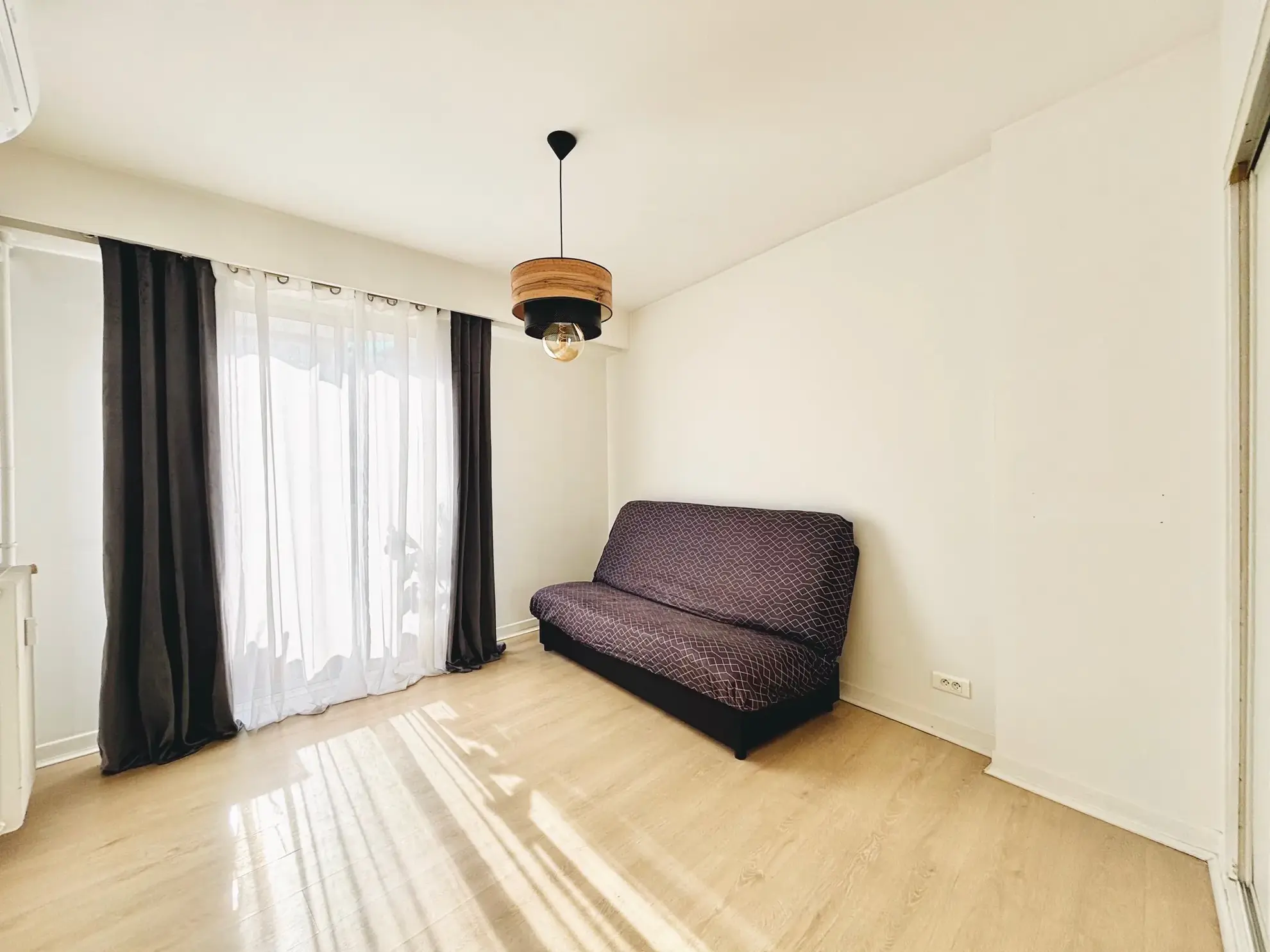 Appartement T3 lumineux avec balcons, cave et parking à Nice Saint-Roch 