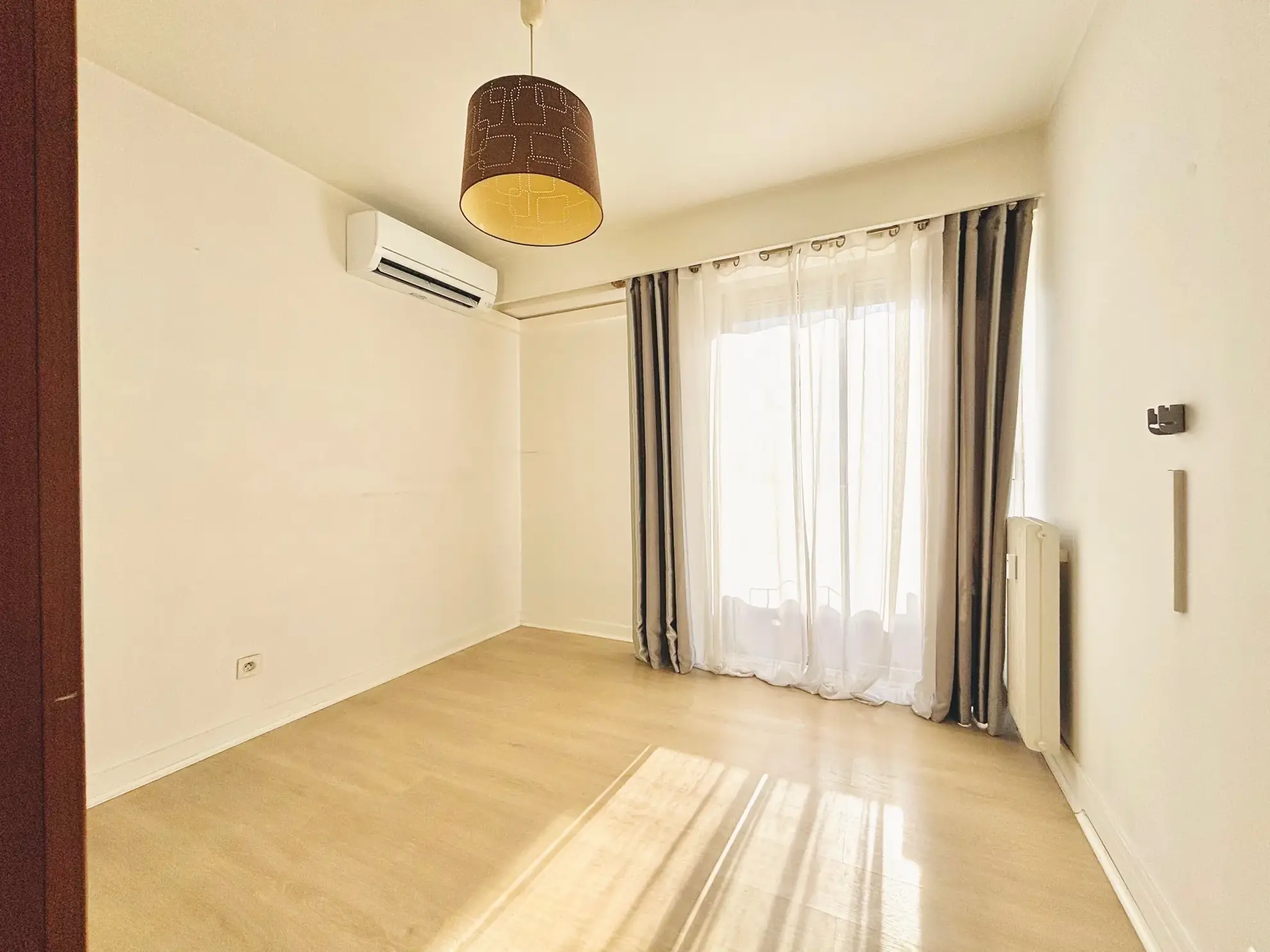 Appartement T3 lumineux avec balcons, cave et parking à Nice Saint-Roch 