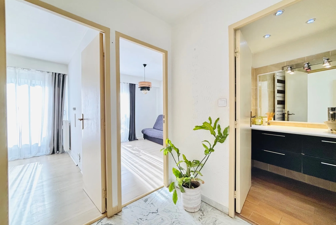 Appartement T3 lumineux avec balcons, cave et parking à Nice Saint-Roch 