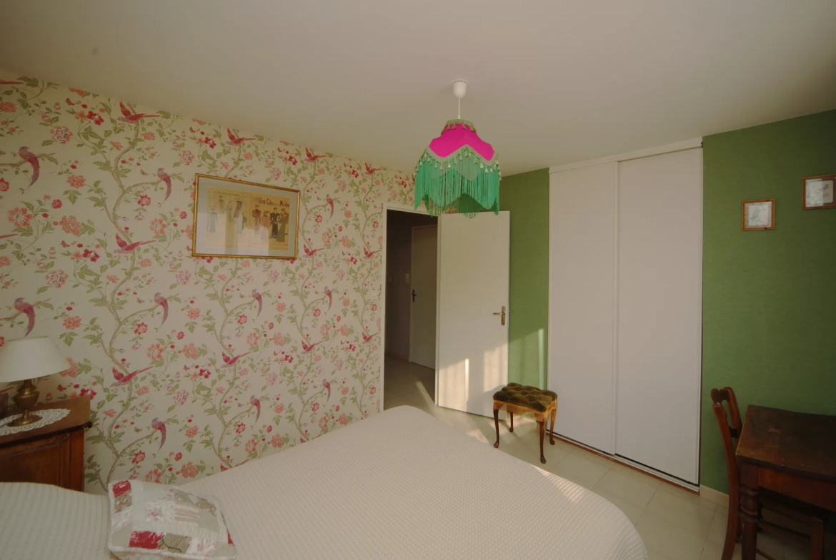 Ensemble immobilier à Grazac avec maison et grand local d’activité près de Toulouse 