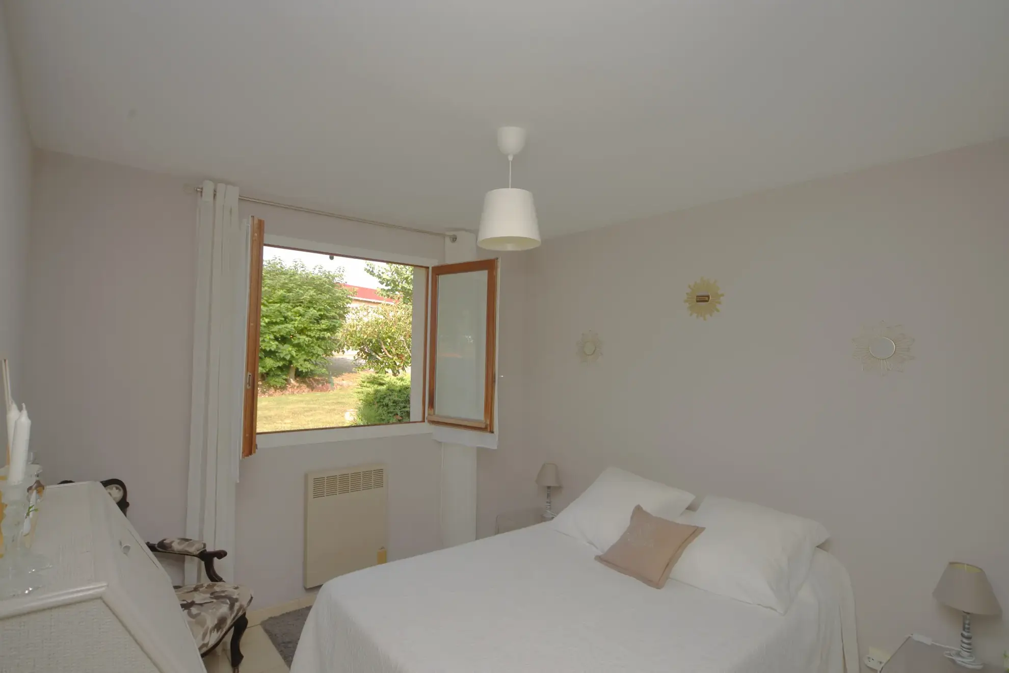 Ensemble immobilier à Grazac avec maison et grand local d’activité près de Toulouse 