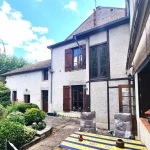Maison spacieuse de 190 m² à Nolay avec dépendances et cour fermée