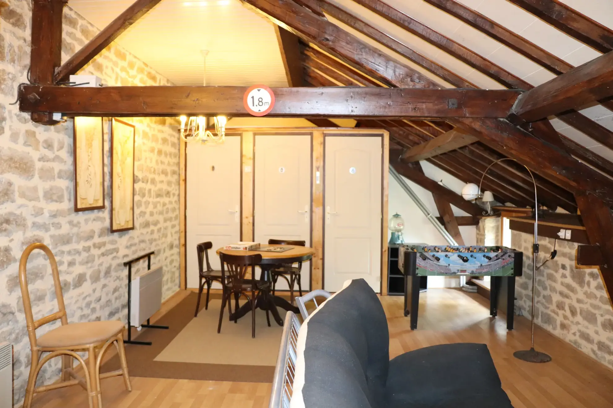 Maison spacieuse de 190 m² à Nolay avec dépendances et cour fermée 