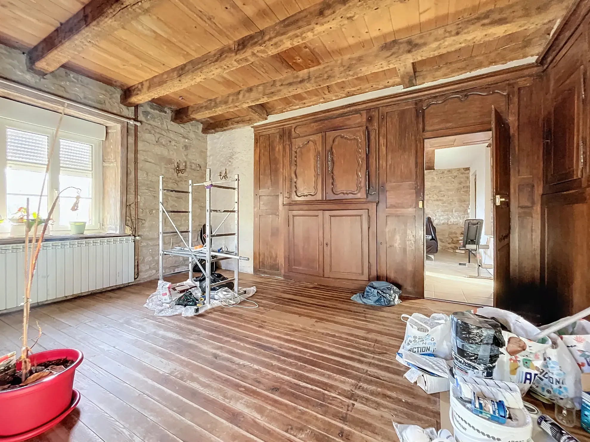 Maison à rénover à Uzémain avec piscine et grand terrain - Charmante résidence historique 