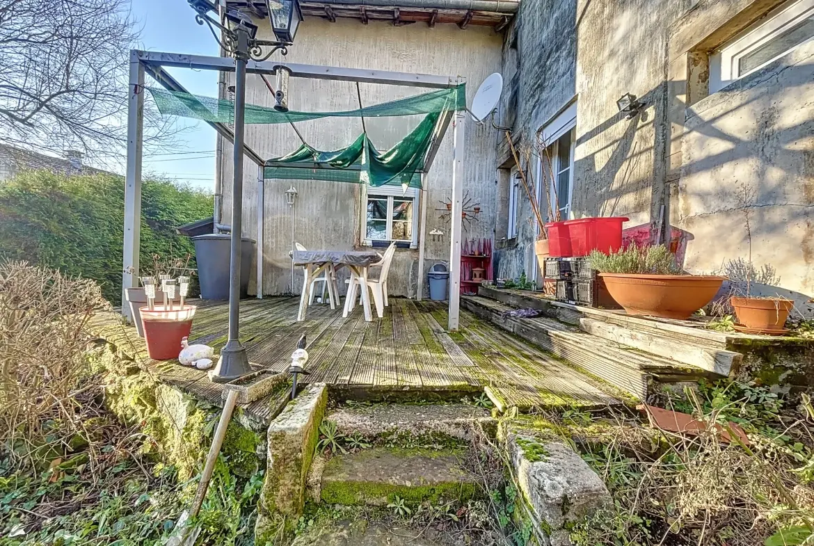 Maison à rénover à Uzémain avec piscine et grand terrain - Charmante résidence historique 