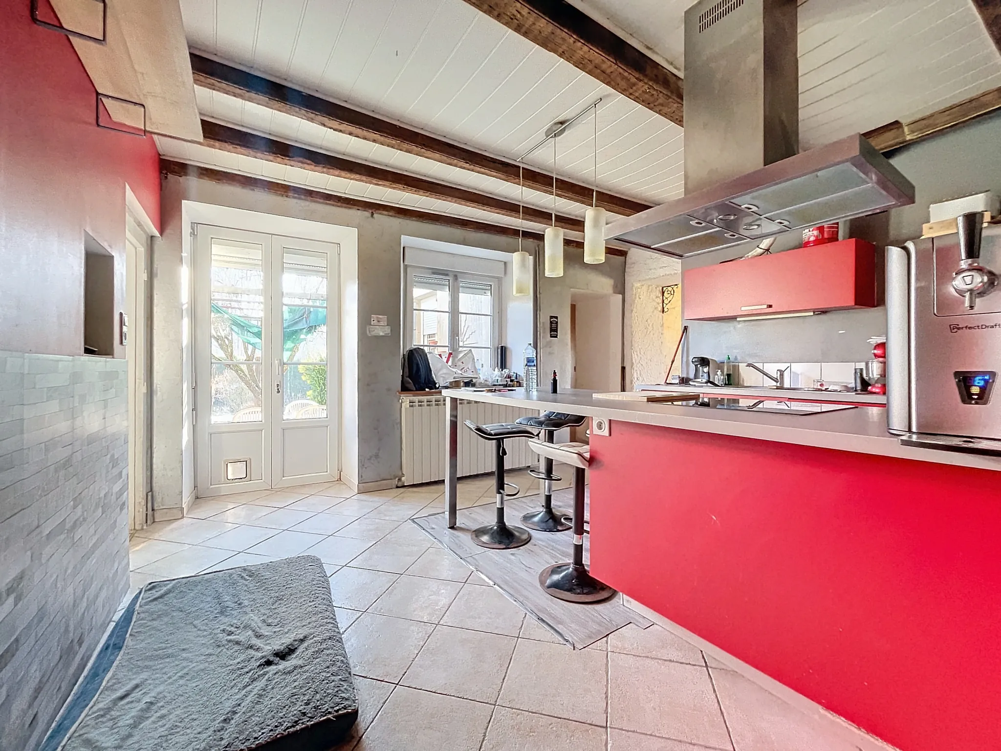 Maison à rénover à Uzémain avec piscine et grand terrain - Charmante résidence historique 