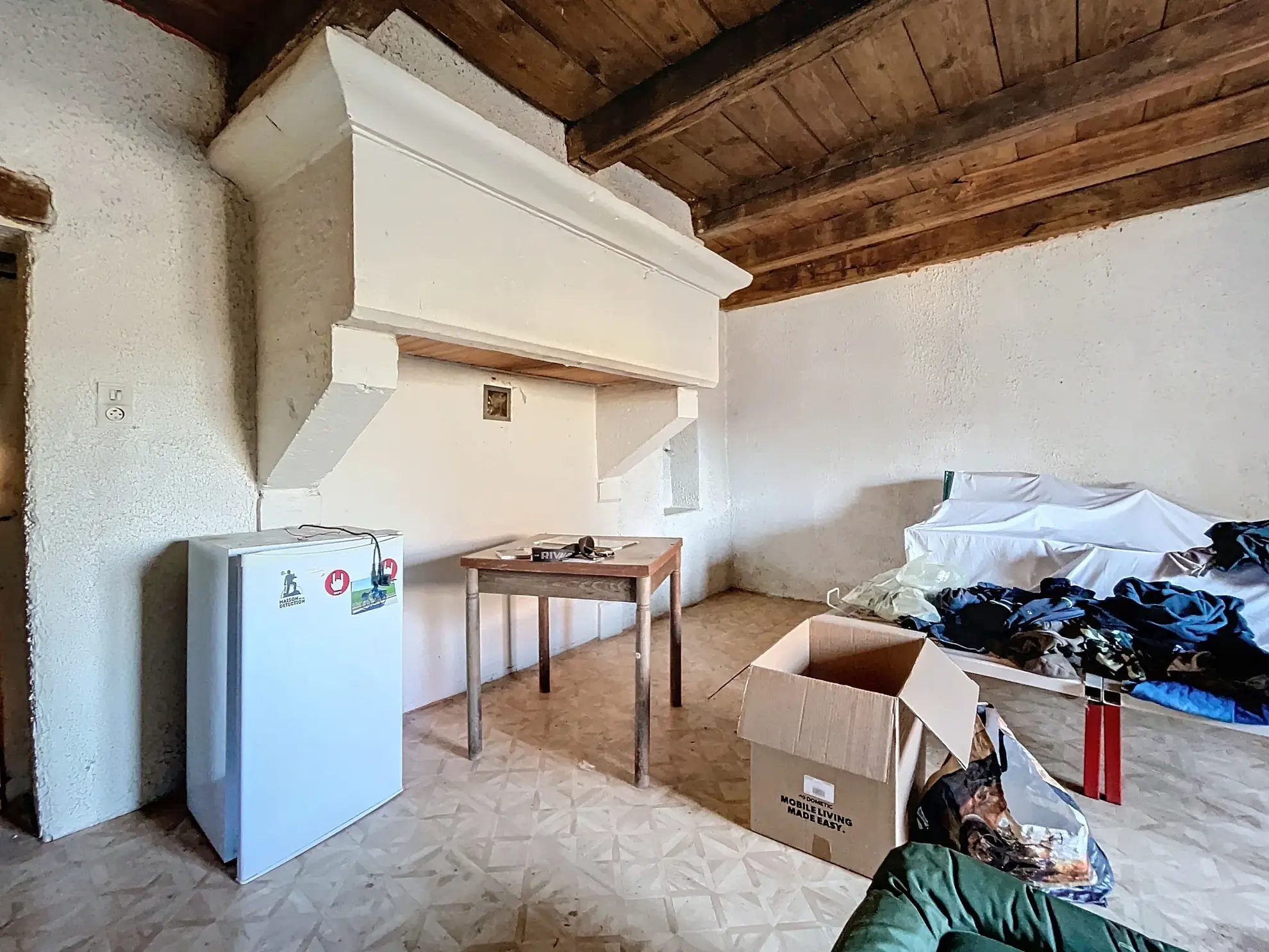 Maison à rénover à Uzémain avec piscine et grand terrain - Charmante résidence historique 