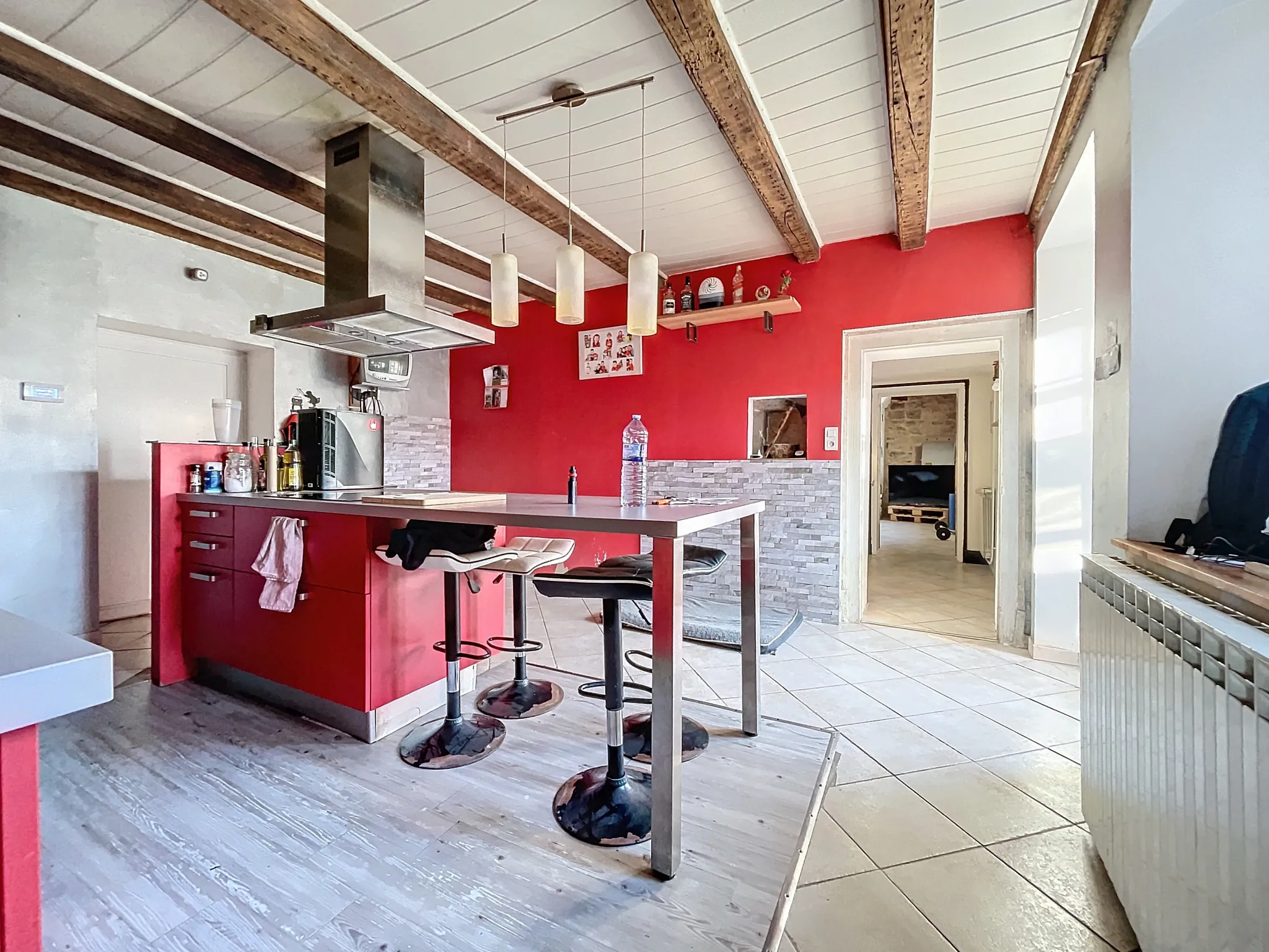Maison à rénover à Uzémain avec piscine et grand terrain - Charmante résidence historique 