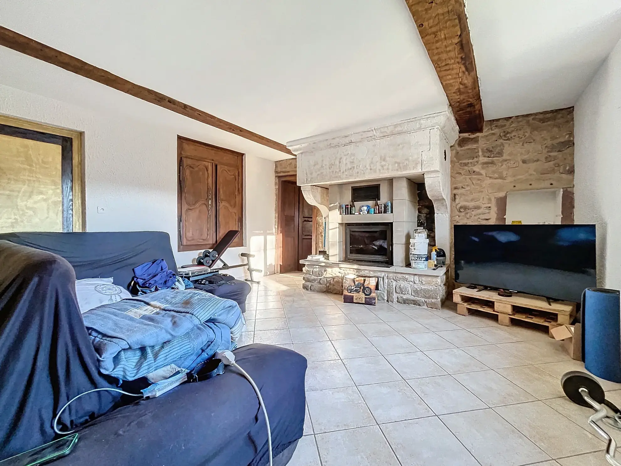 Maison à rénover à Uzémain avec piscine et grand terrain - Charmante résidence historique 
