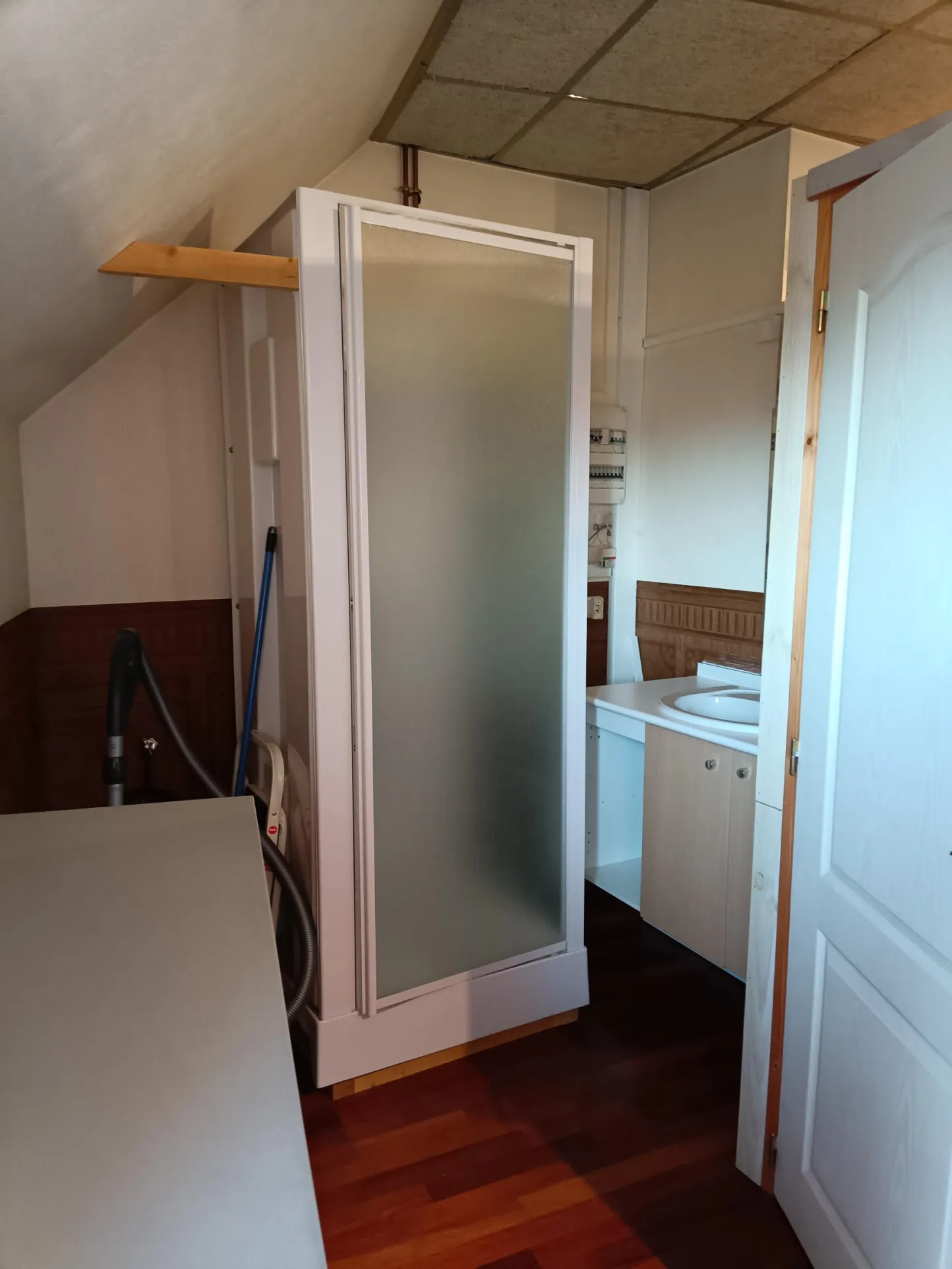 Local professionnel ou habitation de 53 m² à Vierzon, centre-ville, avec parking 