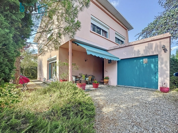 Maison d'architecte des années 1950 à Montauban, quartier Lalande