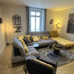 Appartement spacieux de 150 m² en centre-ville d'Autun avec extérieur et stationnement