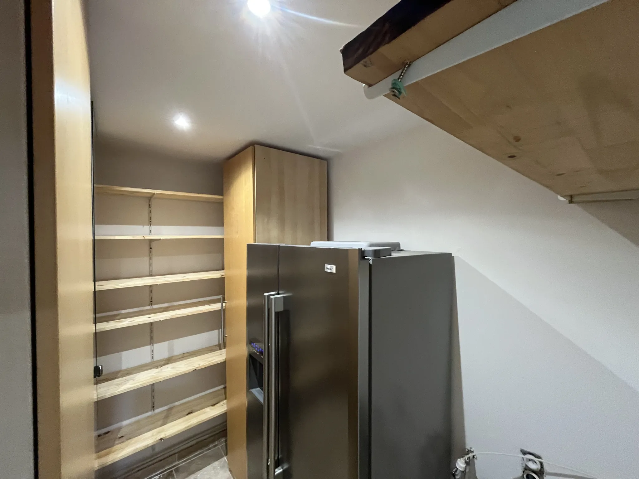 Appartement T2 rénové de 59 m² à Toulon Ouest avec espace extérieur 